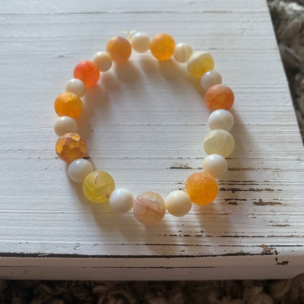 ✨PEACEFUL ORANGE AND WHITE ATINE BRACELET✨ONE SIZE